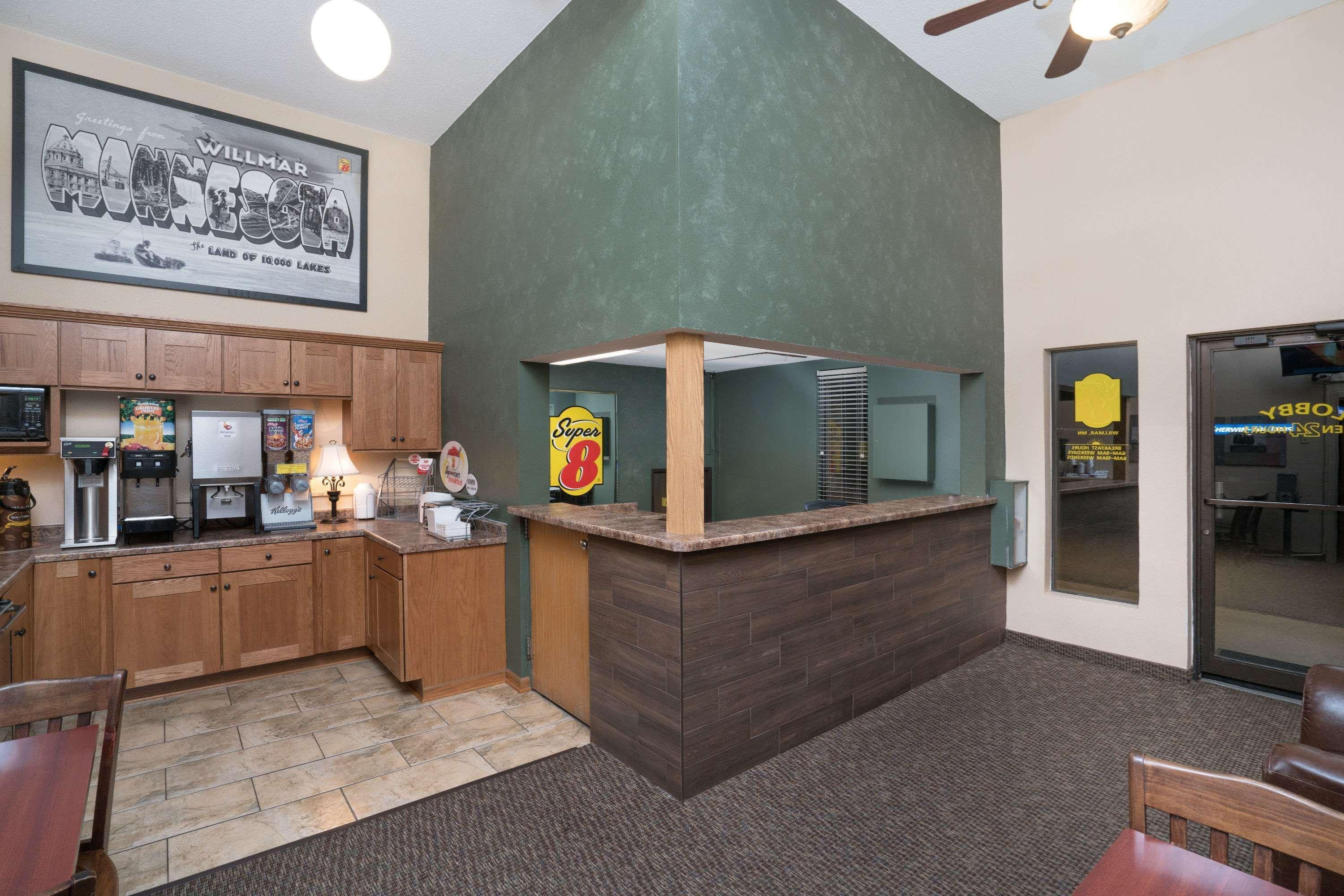 Super 8 By Wyndham Willmar Hotel Buitenkant foto